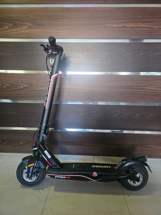 Електрически скутер тротинетка Ducati
