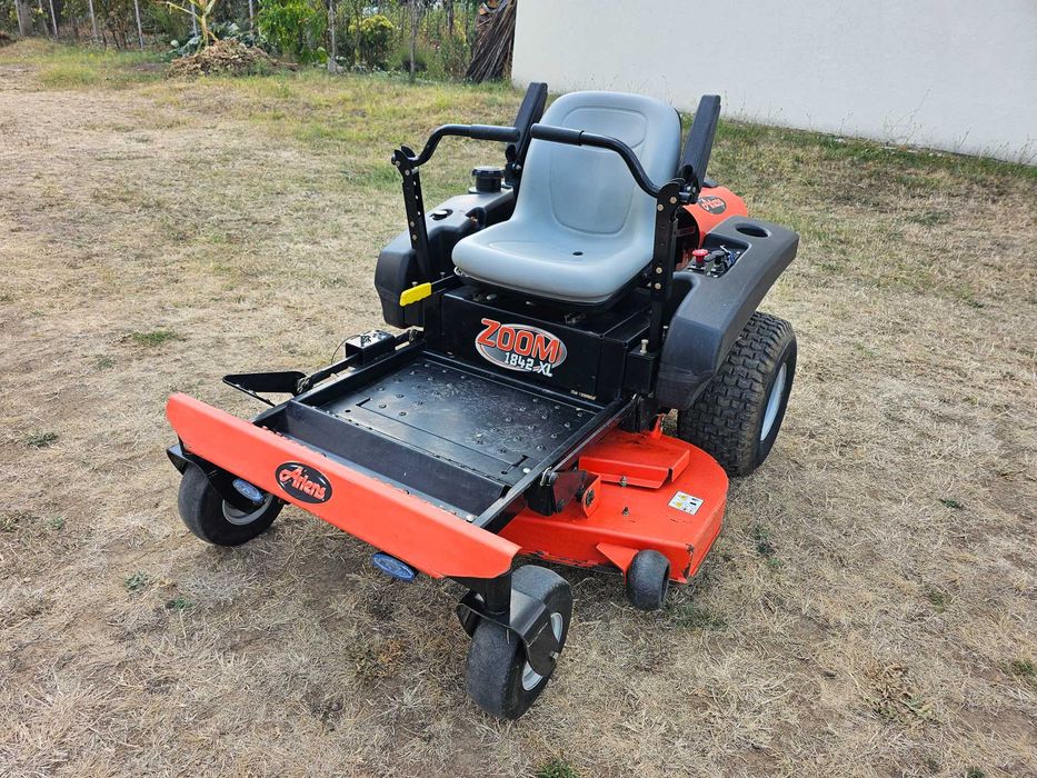 Тракторна Косачка Briggs&Stratton 18.КОНЯ/0. Градус на завиване. КАТО НОВА