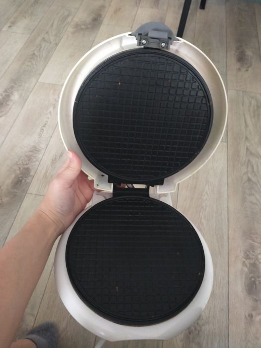 Вафельница б/у продам