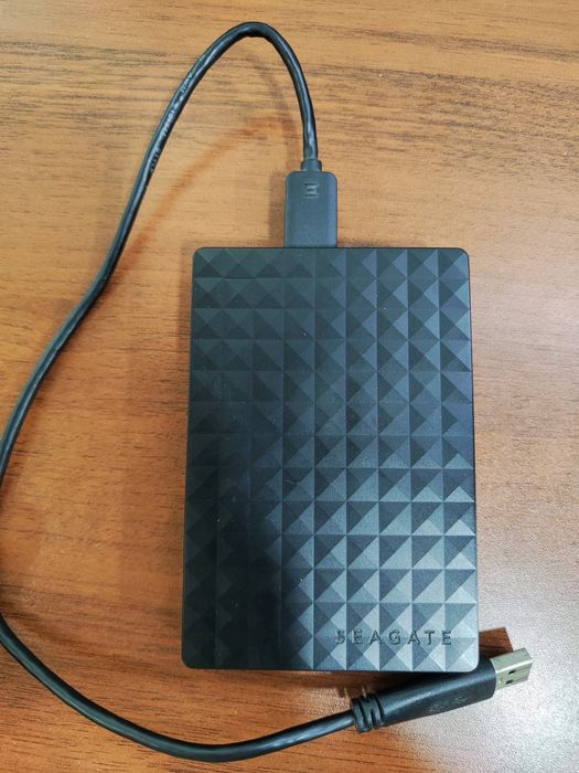 Продам внешний жёсткий диск Seagate 4 TB
