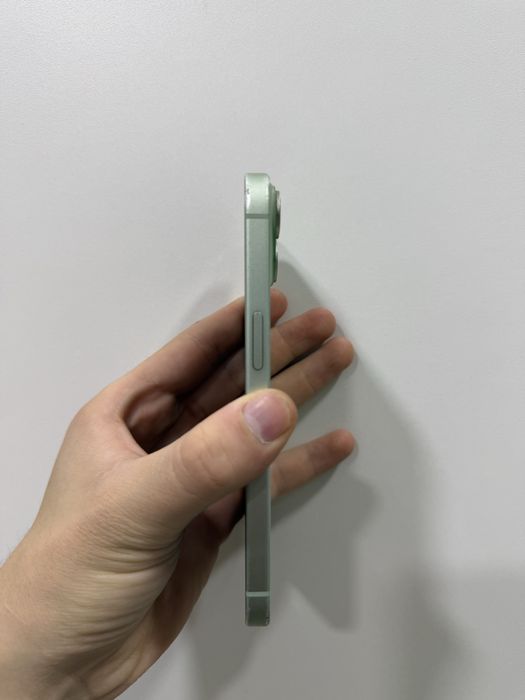 iPhone 15.