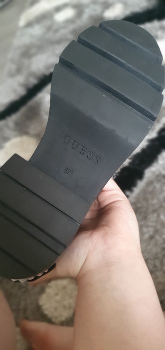 Botine ' TEJANA' GUESS pe negru