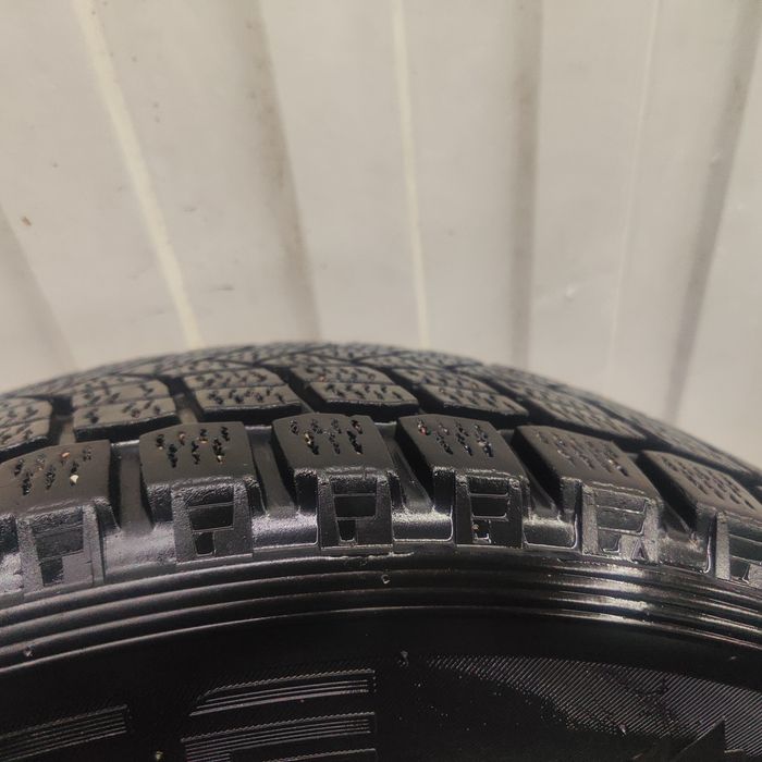 Maxxis 225/60/18 зимняя липучка