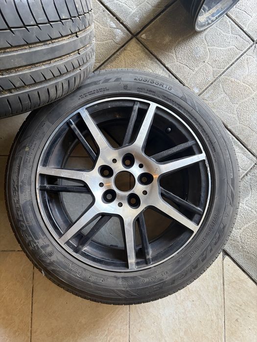 Set de jante din aliaj de 16” + anvelope