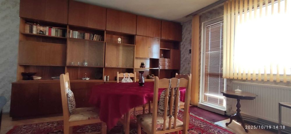 Дава се под наем Тристаен апартамент в Русе, Централен южен район - 90 кв.м за 408 € - Снимка #15