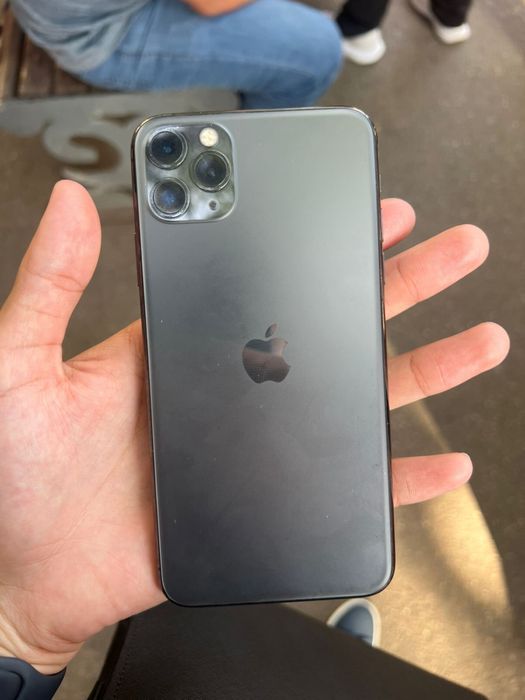 Продам iPhone 11 pro max