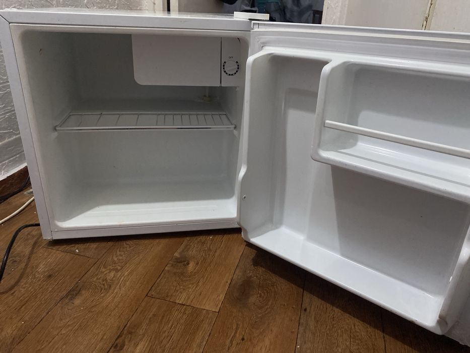 Мини холодильник  Midea