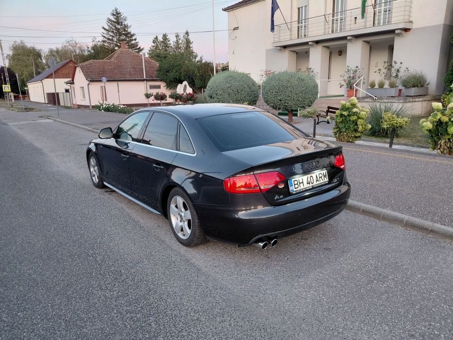 Vand audi pe benzina 1.8