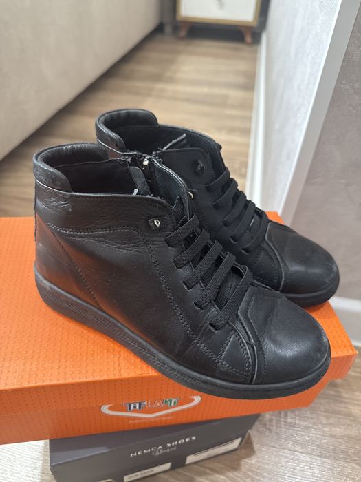 Продам детскуб обувь