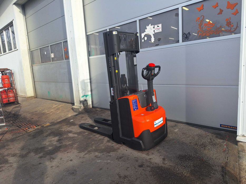 Електрически стакер Toyota SWE120 - 750 м.ч. - 3700 mm