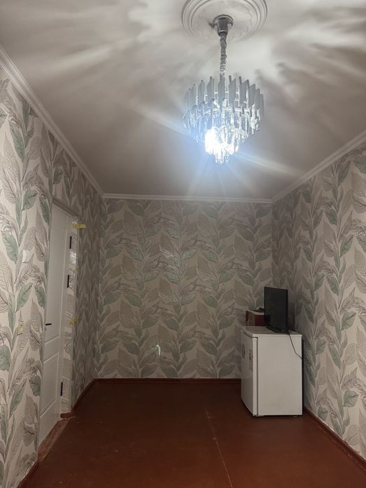 Chirchiq 8-mikr 2 xonali kvartira 56m² remont bilan