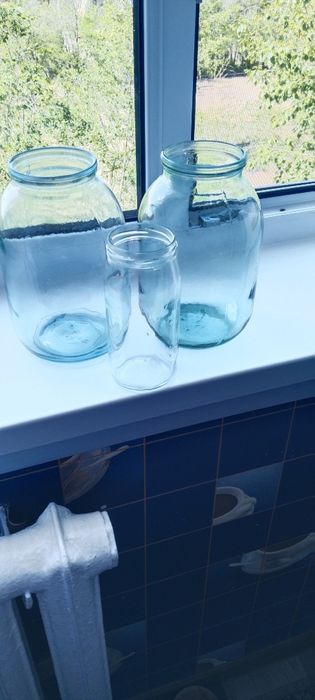 Продам банки 2 литровые