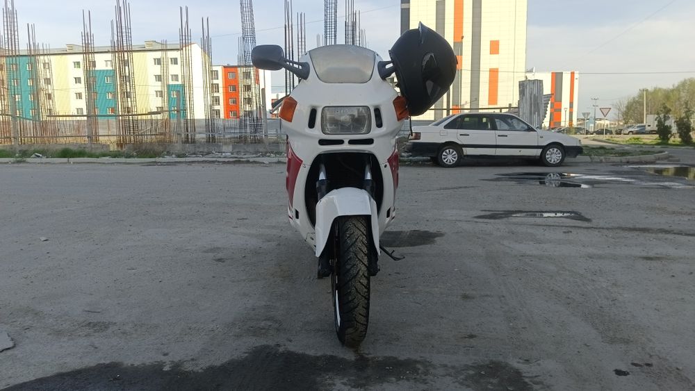 Honda CBR 1000 кубов