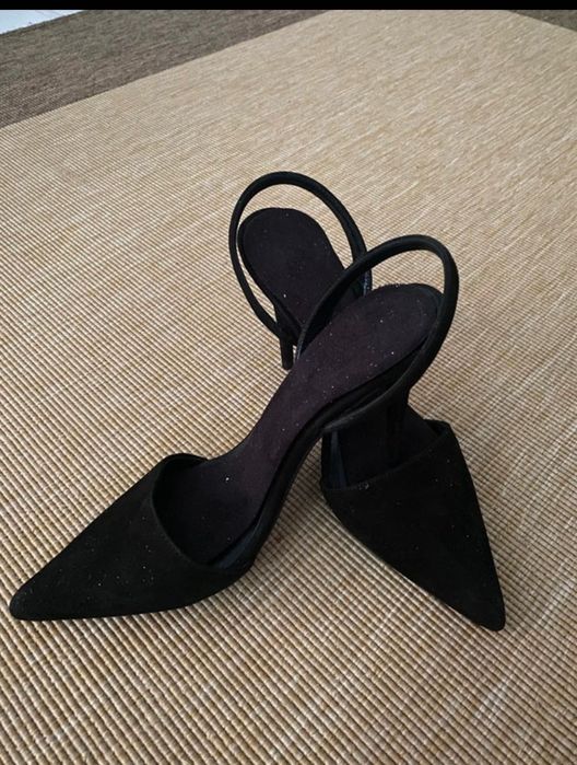 Pantofi cu toc subtire