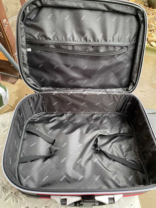 Продавам куфар в отлично състояние