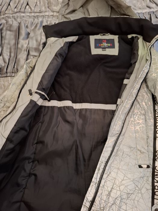 Продаю осеннюю куртку- плащ для девочки