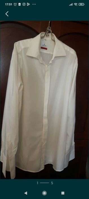 Продам рубашку вечерию .