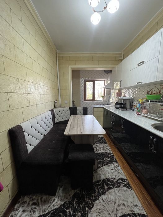 Своя квартира. Бывший кинотеатр Нукус. Кафе Нихол