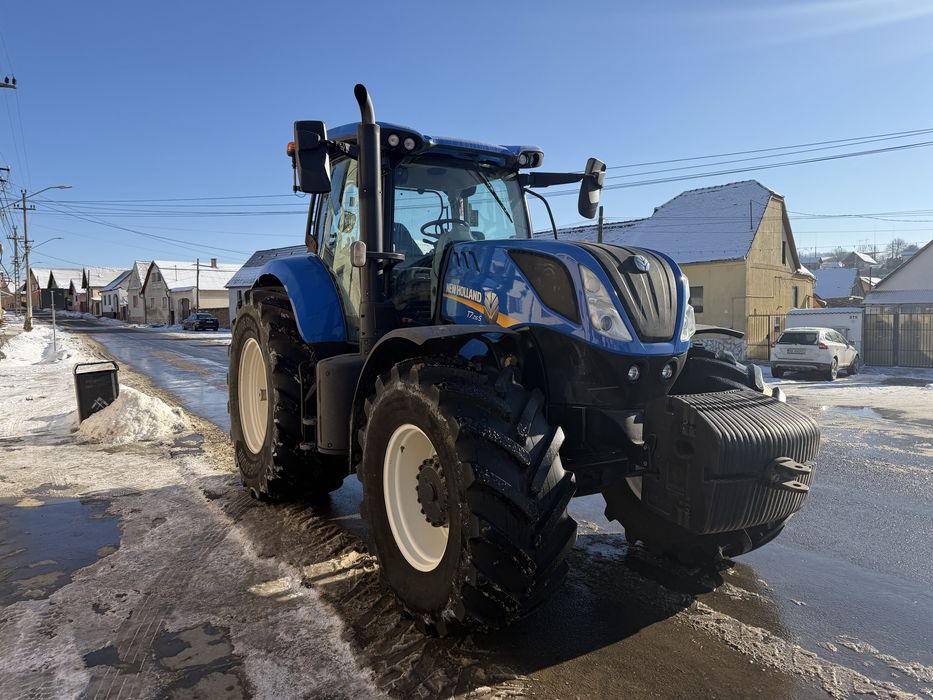 New Holland  T7 215 S