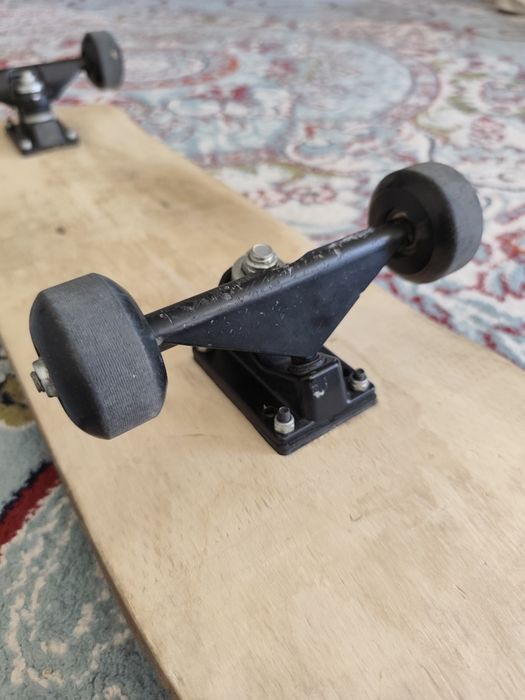 Деревянный скейтборд