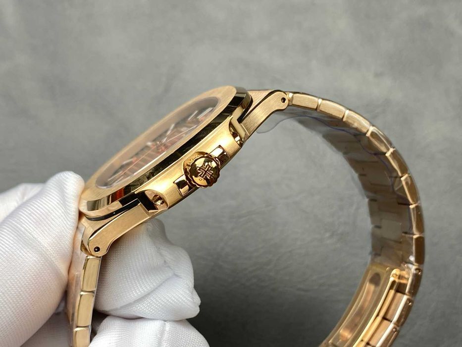 Автоматичен мъжки часовник Patek Philippe Nautilus Ref. 5711/1R-001