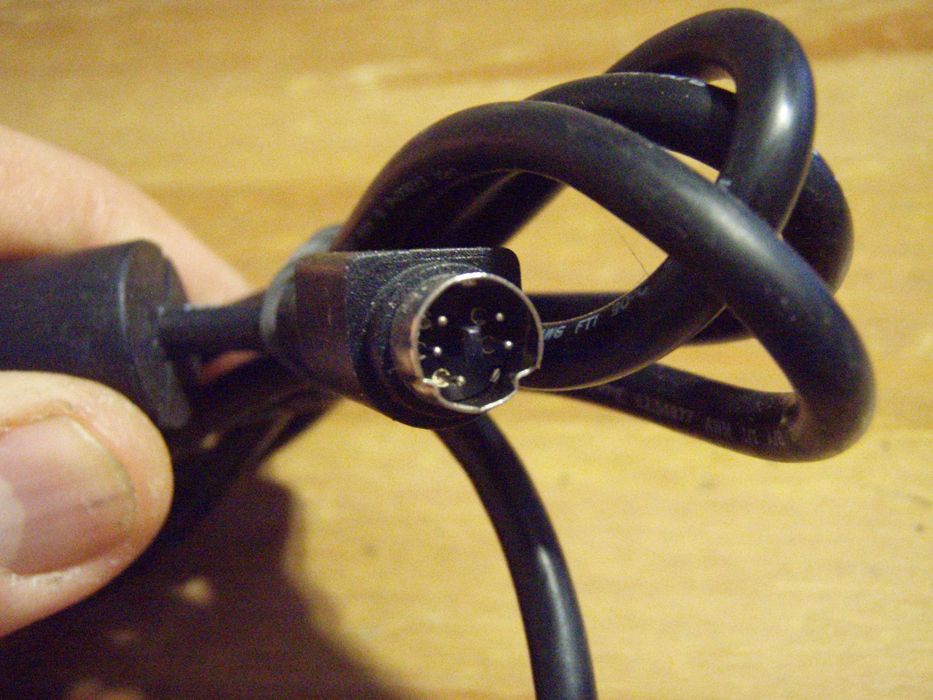 Alimentator dublu APD DA-30C01 5V 1.5A 12V 1.5A mufa 5 pini (tip PS/2)