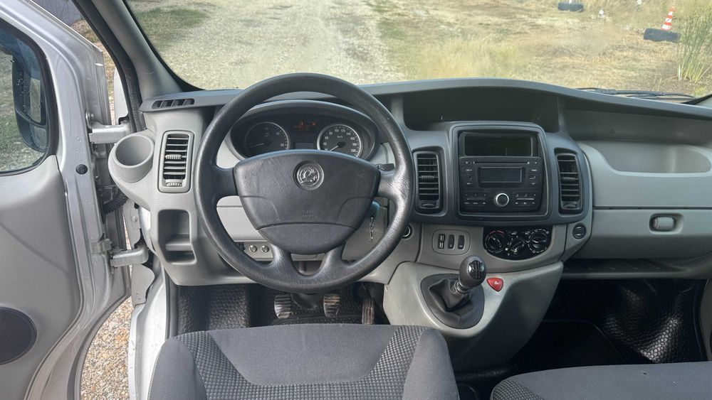 Opel Vivaro 2014 2.0 CDTi 9 Locuri Inmatriculat FARA SCHIMBURI