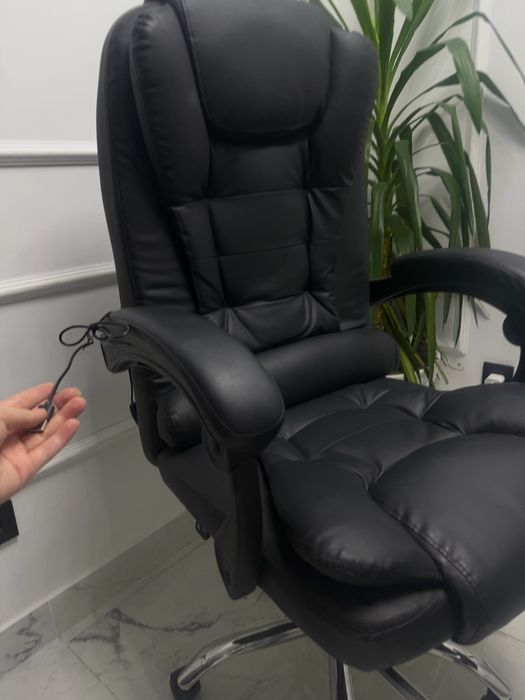 Кресло с массажем кожа новый