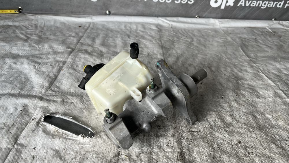 Dacia Sandero 2009- 1.6 спирачна помпа