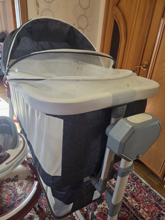 Продам детскую кровать и ходунки