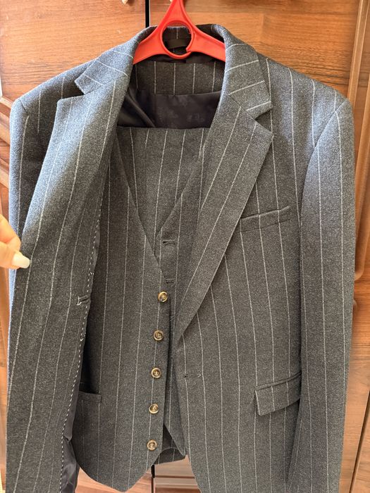 Костюм тройка.В идеальном состоянии.