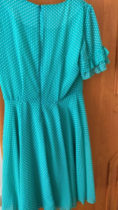 Продам платье 48 размер