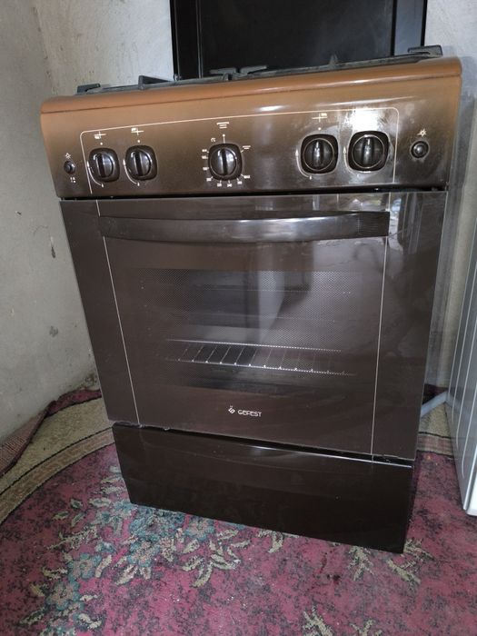 Срочно продаётся газ плита GEFEST размер 60х60