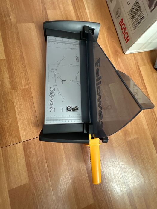 Ghilotină hârtie Fellowes Fusion A4 – stare foarte bună