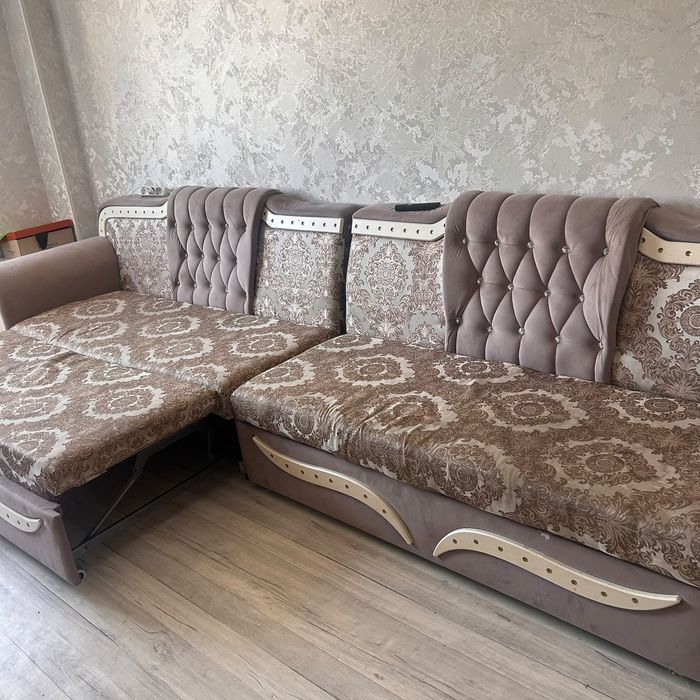 Диван в хорошем состояний