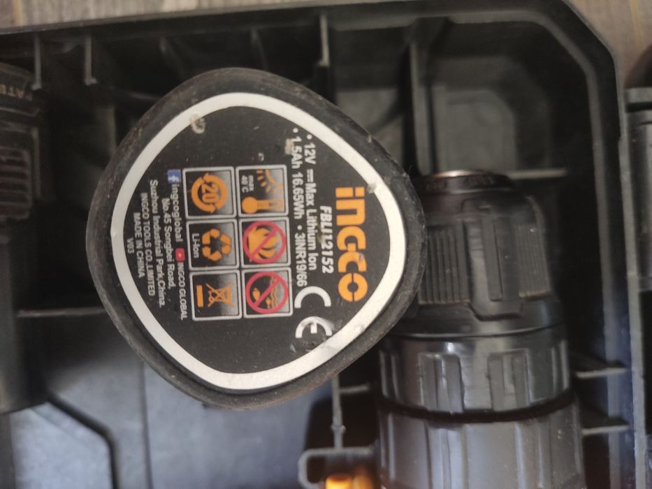 Продаются два шуруповерта одним лотом