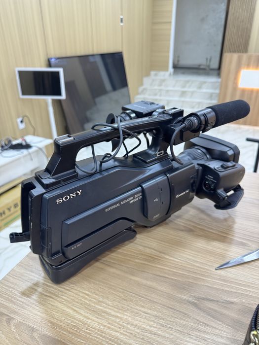 Профессиональная видеокамера Sony DSR-SD1000
