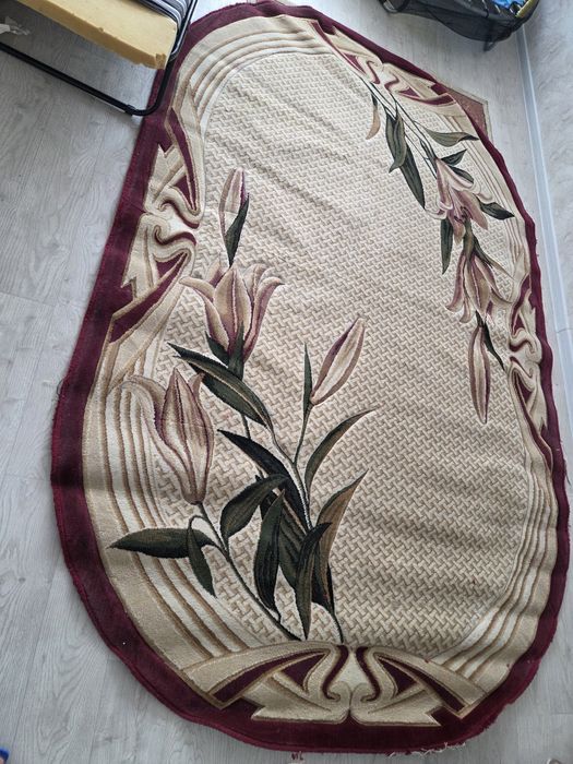 Продам ковер овальный