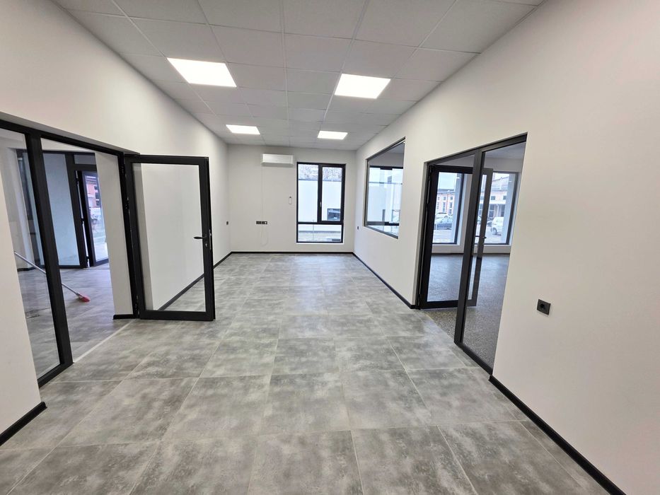 Продавам Производствена сграда в парцел два декара от Собственик