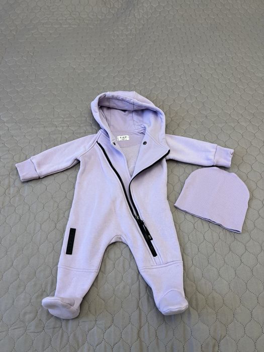 Продам комбинезон с шапочкой
