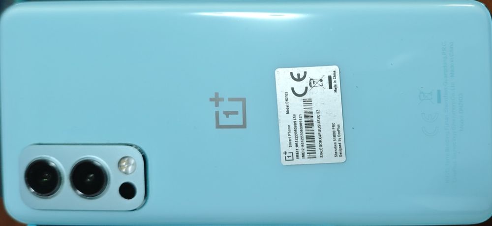 OnePlus 2 5G in cutie toate accesoriile