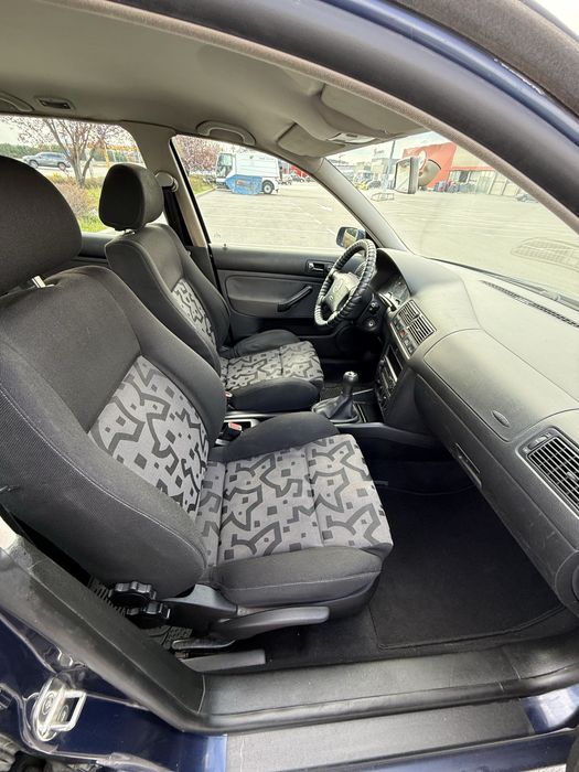 VW Golf 4 - 1.6 бензин