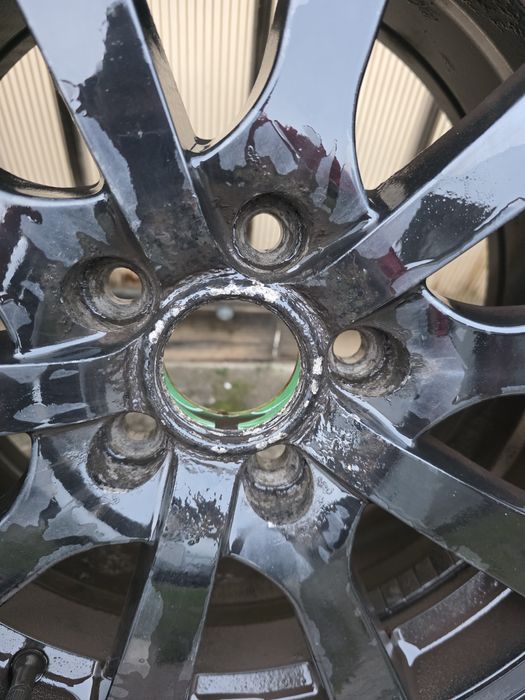 Jante Aliaj 16" cu cauciucuri de iarna