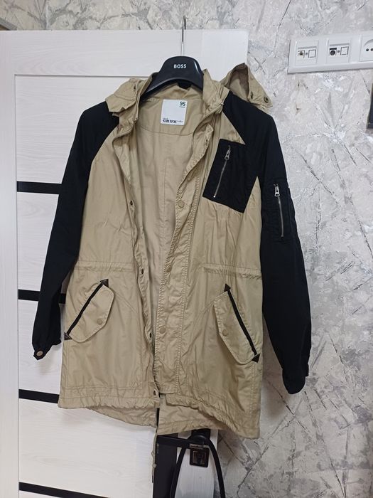 Продаётся фирменный ветровка