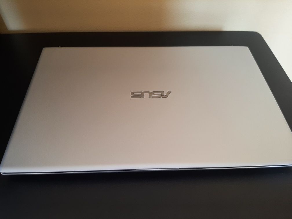 Лаптоп Asus Vivobook 15 +безплатен охладител за лаптоп гр. Хасково ...