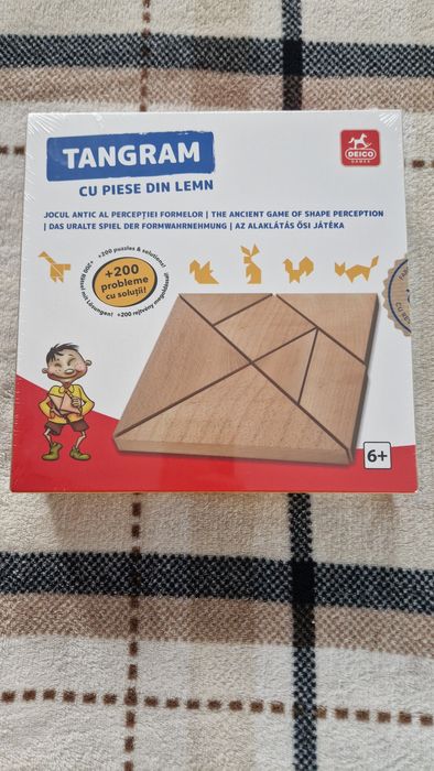 Joc puzzle tangram din lemn