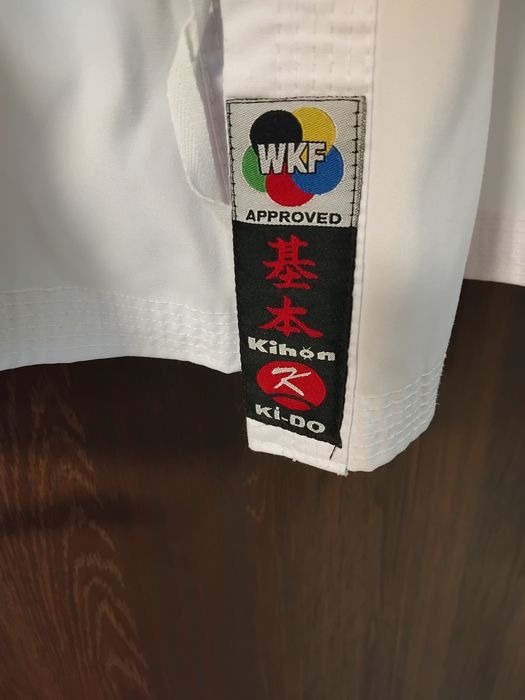 Кимоно за карате Kihon WKF 140