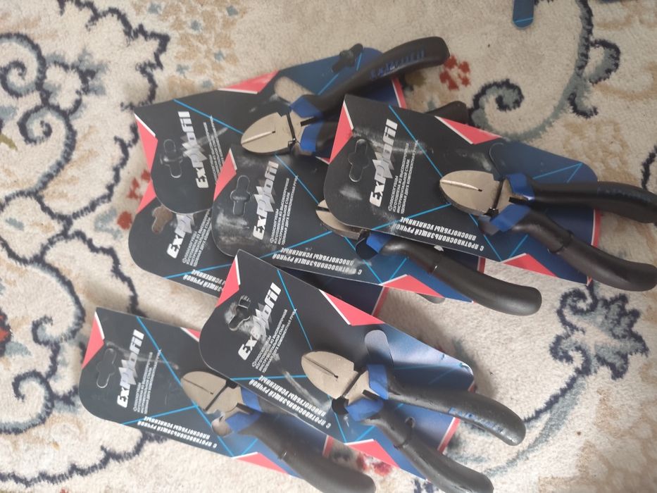 Продам плоскогубцы новые