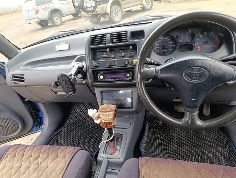 Продам машину Рав-4