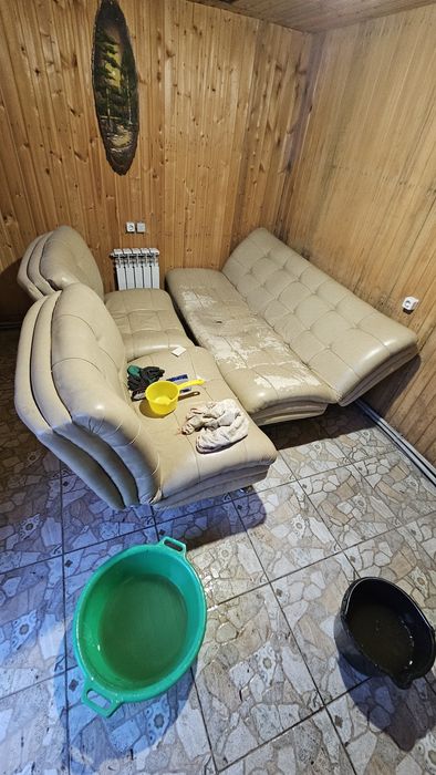 Диван  и два кресла